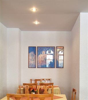 Acropole Delphi Hotel