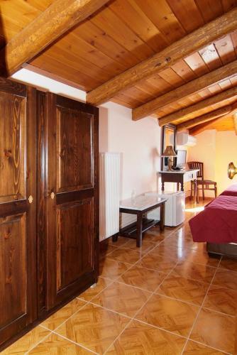 Hotel Varonos