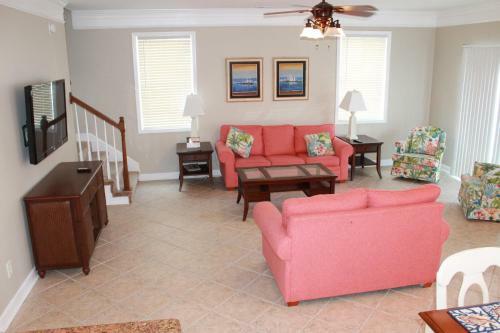 Bermuda Breeze C Holiday Home