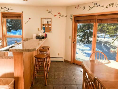 Apartamento East Vail Mountain & Waterfall View Condo