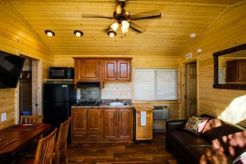 Verde Valley Canyon View Cottage 6