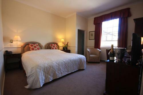 Worsley Arms Hotel