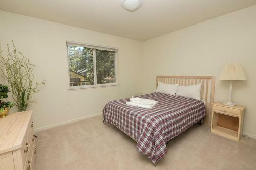 763 Wentworth Lane