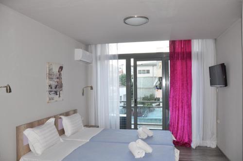 Cleopatra Apartments