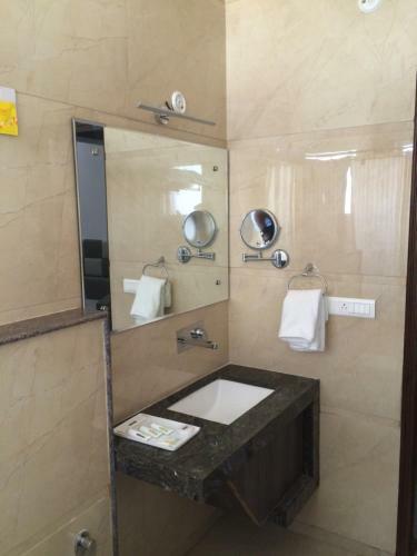 Hotel The Galaxy Resort Bahadurgarh