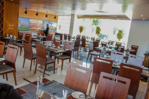 Hotel Shivas Gateway