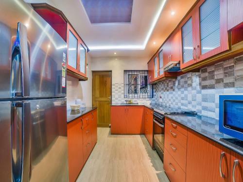 The Avenue - Luxury Service Apartment