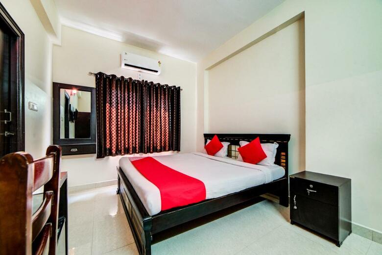 Hostal Oyo 6749 The Royal Nest