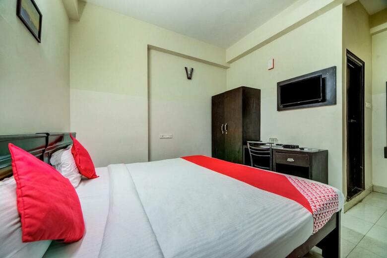 Hostal Oyo 6749 The Royal Nest