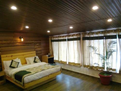 Hotel Jharipani Castle Resort