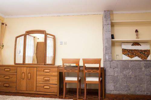 Hostal Adies Garden Suites