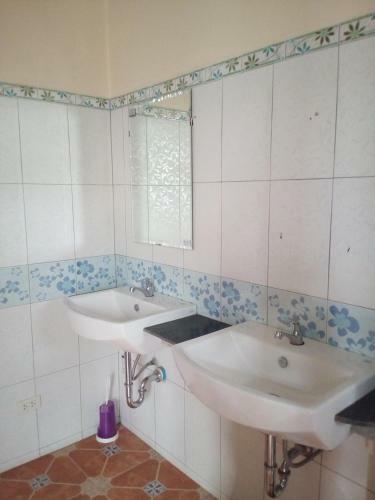 Hostal Sokmisay Guest House