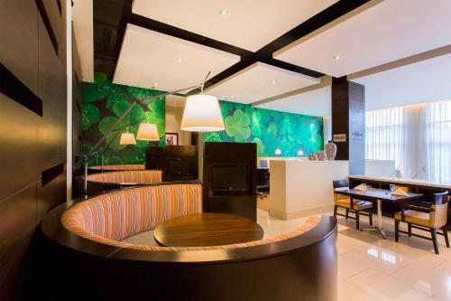 Hotel Courtyard By Marriott Panama At Metromall Mall