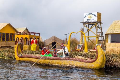 Uros Sol Y Luna Lodge