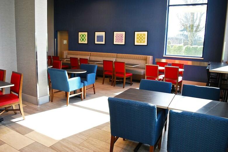 Hotel Holiday Inn Express Vancouver Airport