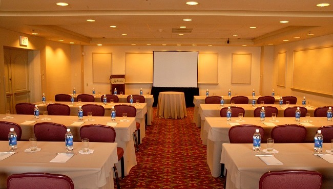 Radisson Ambassador Plaza Hotel & Casino