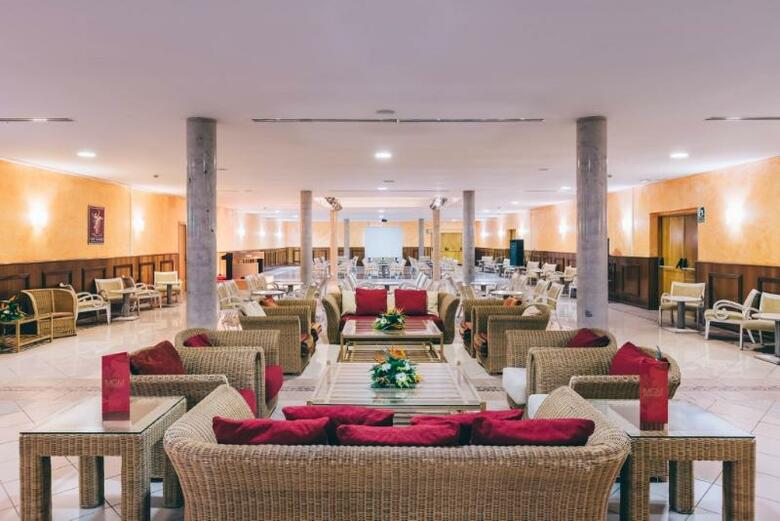 Grand Muthu Golf Plaza Hotel & Spa
