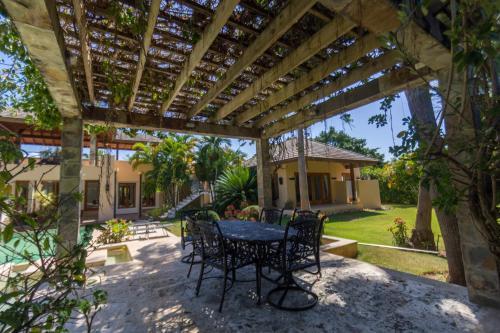 Luxury Villas At Sea Horse Ranch