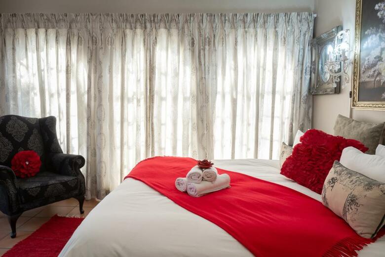 Bed & Breakfast Mistique Waters Self Catering