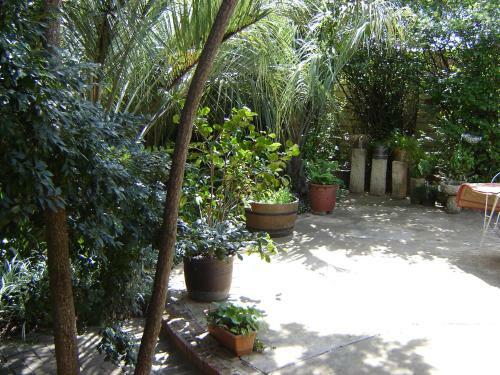 Hostal Ladybrand Guest House