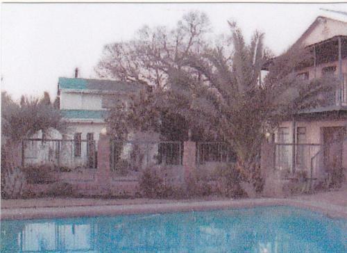 Hostal Ladybrand Guest House