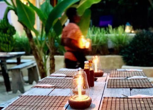 Hostal Zanzistar Guesthouse & Restaurant