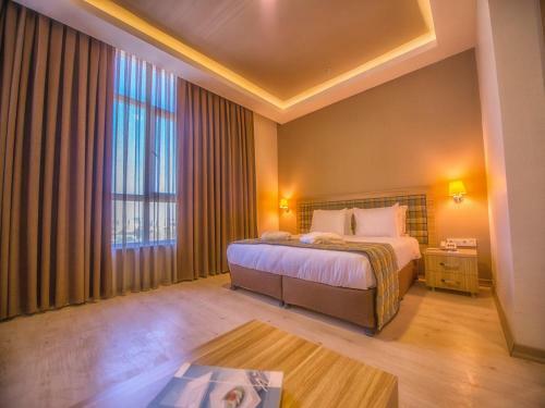 Hotel Akman Tzob Otel