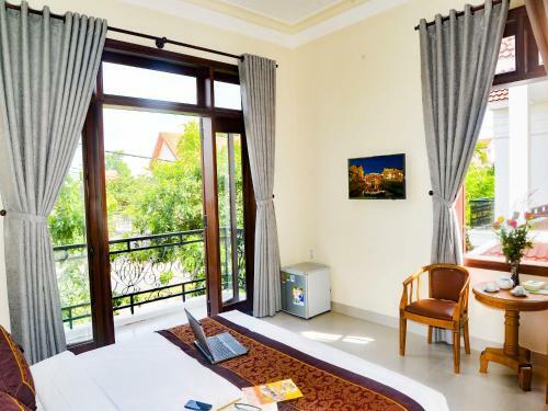 Hotel Redrose Villa