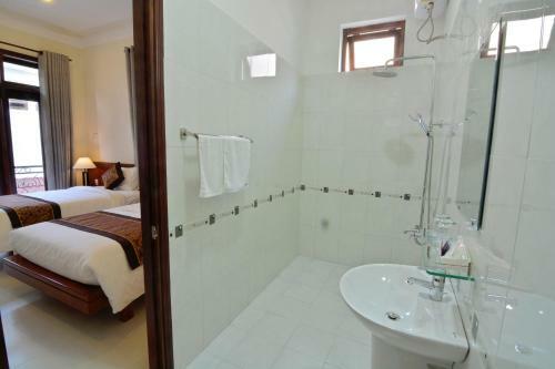Hotel Redrose Villa