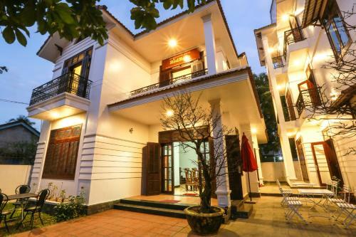Hotel Redrose Villa