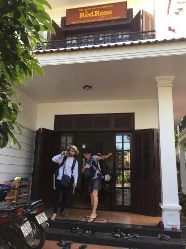 Hotel Redrose Villa