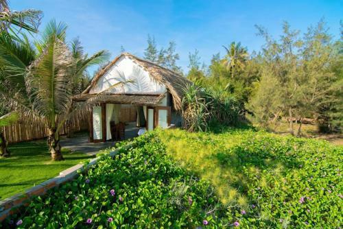 Hidden Beach Bungalow Sea View