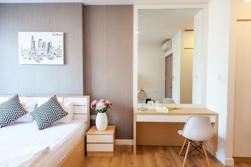 Infinity Edge Pool Apartments