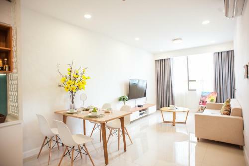 Infinity Edge Pool Apartments