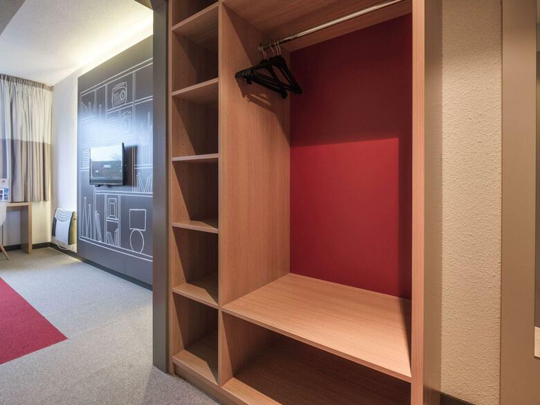 Hotel Ibis Mons Centre Gare