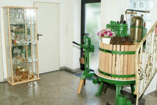 Hostal Weinstube Zur Lindenau
