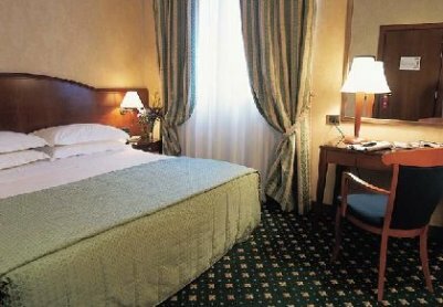 Ascot Hotel