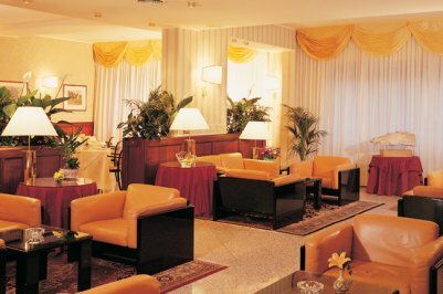 Ascot Hotel