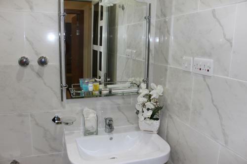 High End Gardens Aparthotel