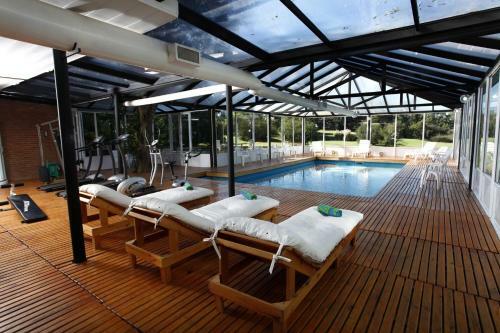 Lodge Acacias Country Club