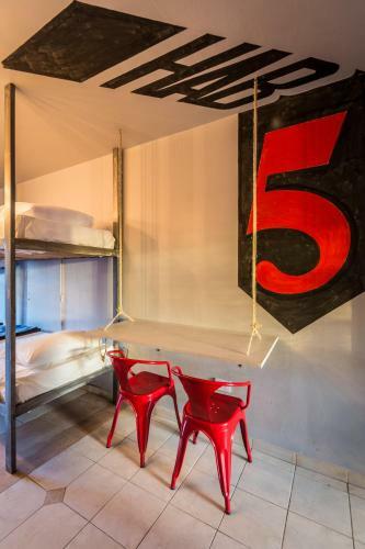 Onas Hostel & Suites