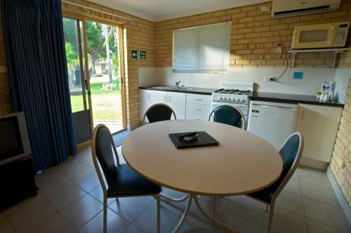 Hotel Esperance Beachfront Resort