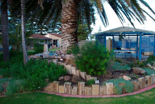 Hotel Esperance Beachfront Resort