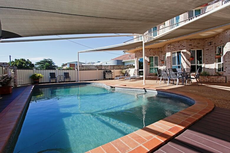 Highlander Motor Inn