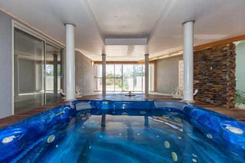 Lodge Aurora Manor Rooms
