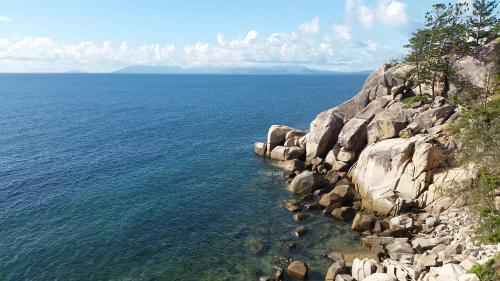 Shambhala Retreat Magnetic Island Cottages