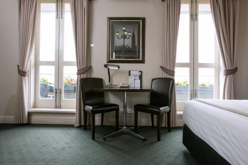Oscars Hotel And Cafe Bar