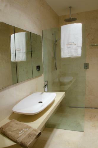 Villa Broken Hill Outback Church Stay