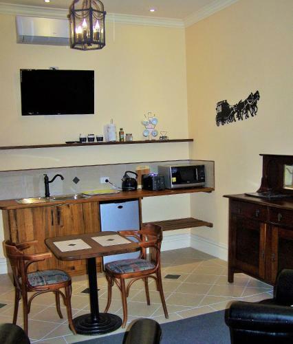 Rj's Bed & Breakfast