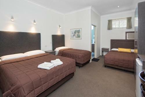 Sapphire Palms Motel